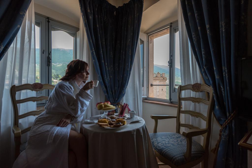 Antica Dimora Alla Rocca Треви Екстериор снимка