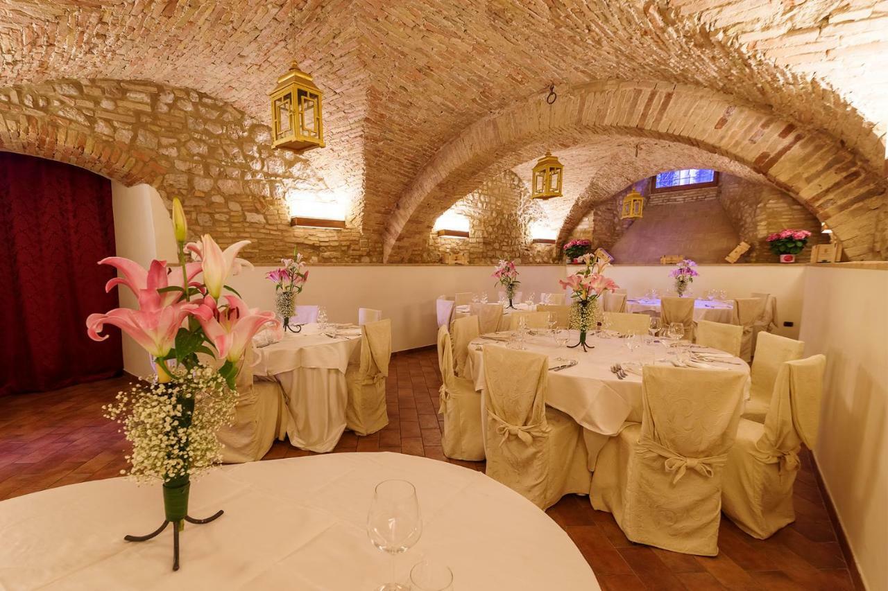 Antica Dimora Alla Rocca Треви Екстериор снимка